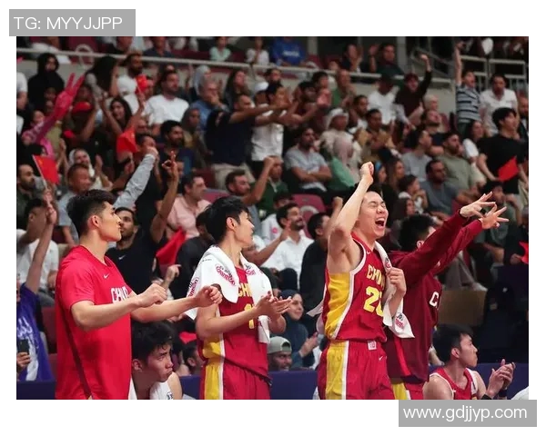 中国男篮迎战阿联酋队全力争胜展现实力与团队精神